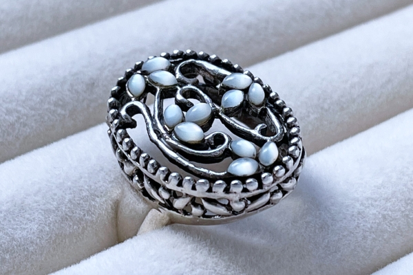  Opengewerkte Hollands  Zilveren Ring met Maansteentjes